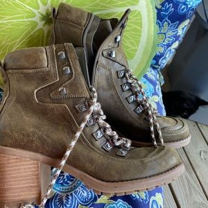 Green lace up boots